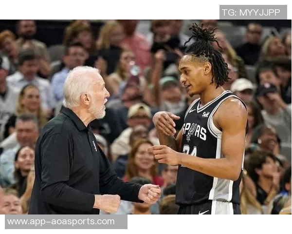 马刺轻松战胜篮网瓦塞尔37分10助攻托马斯贡献24分助力球队连胜